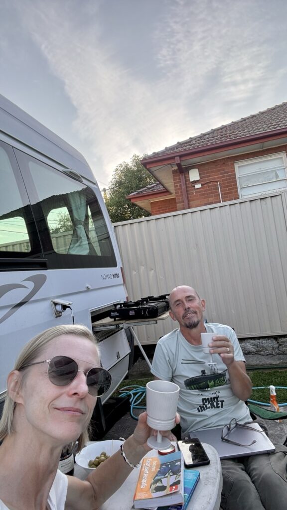 abschluss prosecco vor camper