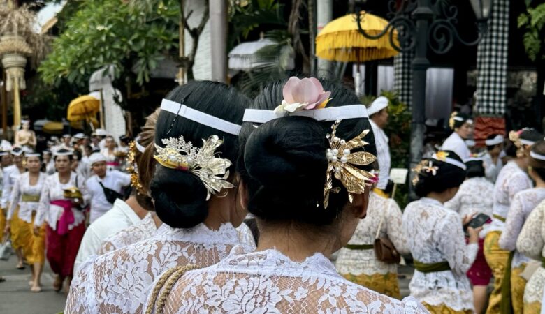 Ubud traditionelle Kleidung