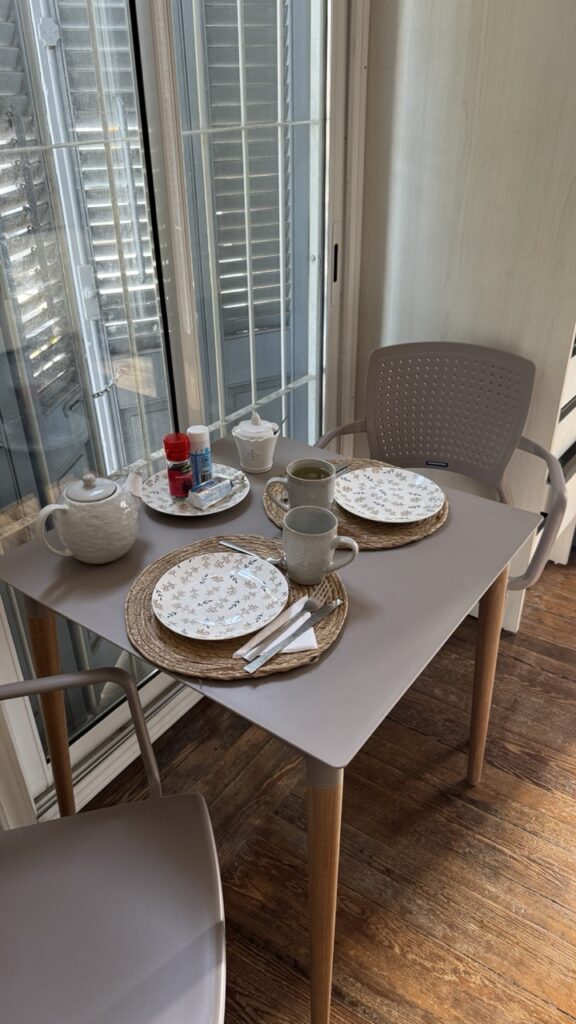 frühstücktisch airbnb montevideo