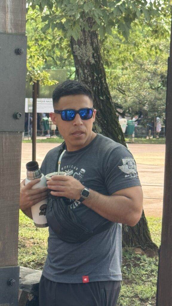 Mate Tee beim Warten