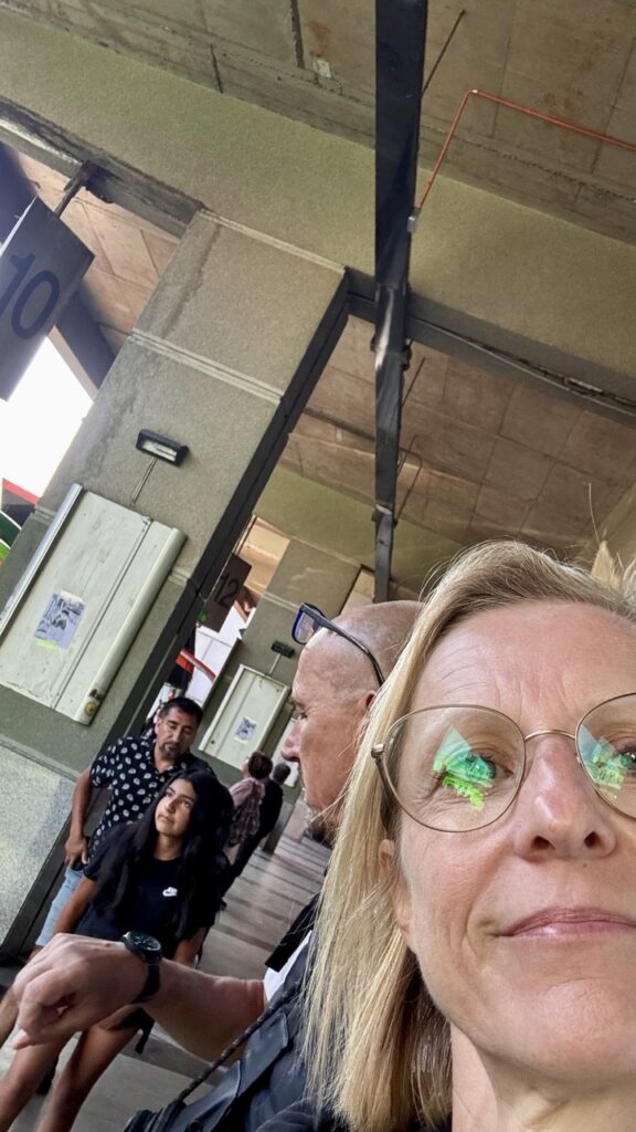 claudia arno am busbahnhof vina del mar